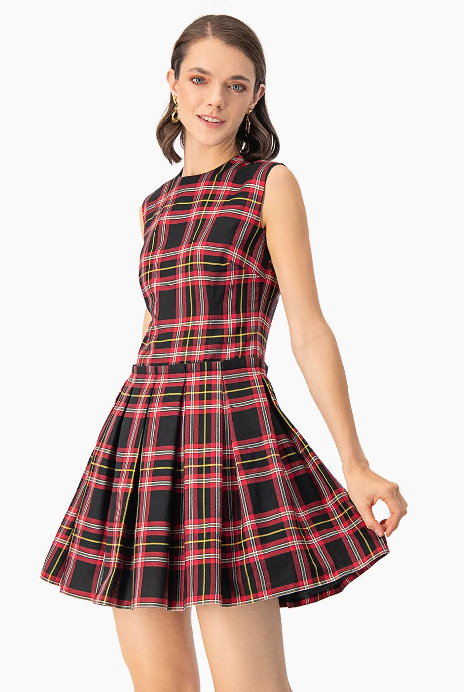 Vestido corto tableado sin mangas