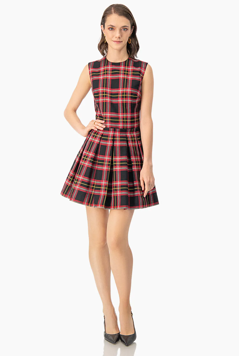 Vestido corto tableado sin mangas